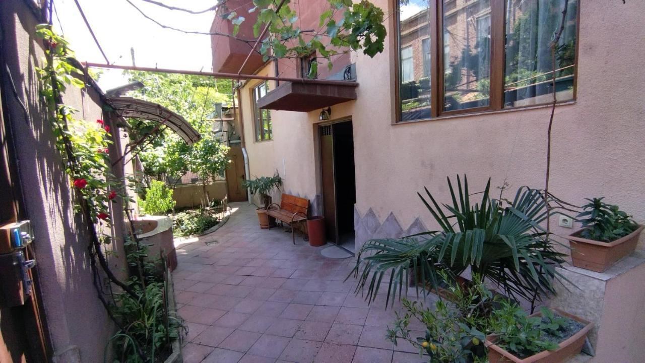 Aparthotel Otin Tbilisi Buitenkant foto